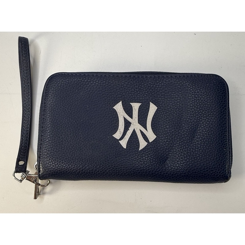 New York Yankees zip around wallet blue